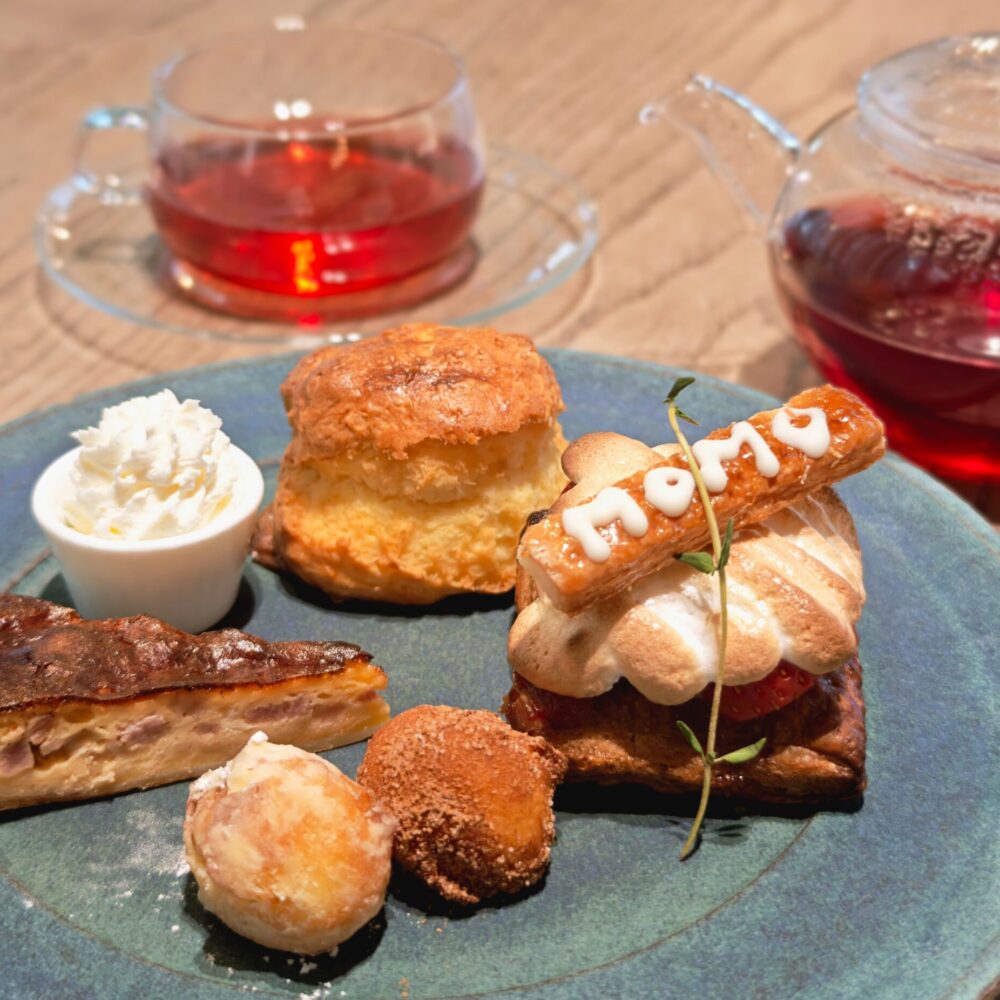 予約不要・ミニアフタヌーンティ登場！ <br>広島県立美術館企画展<br>「ロートレックとミュシャ パリ時代の10年」<br>とのコラボレーション